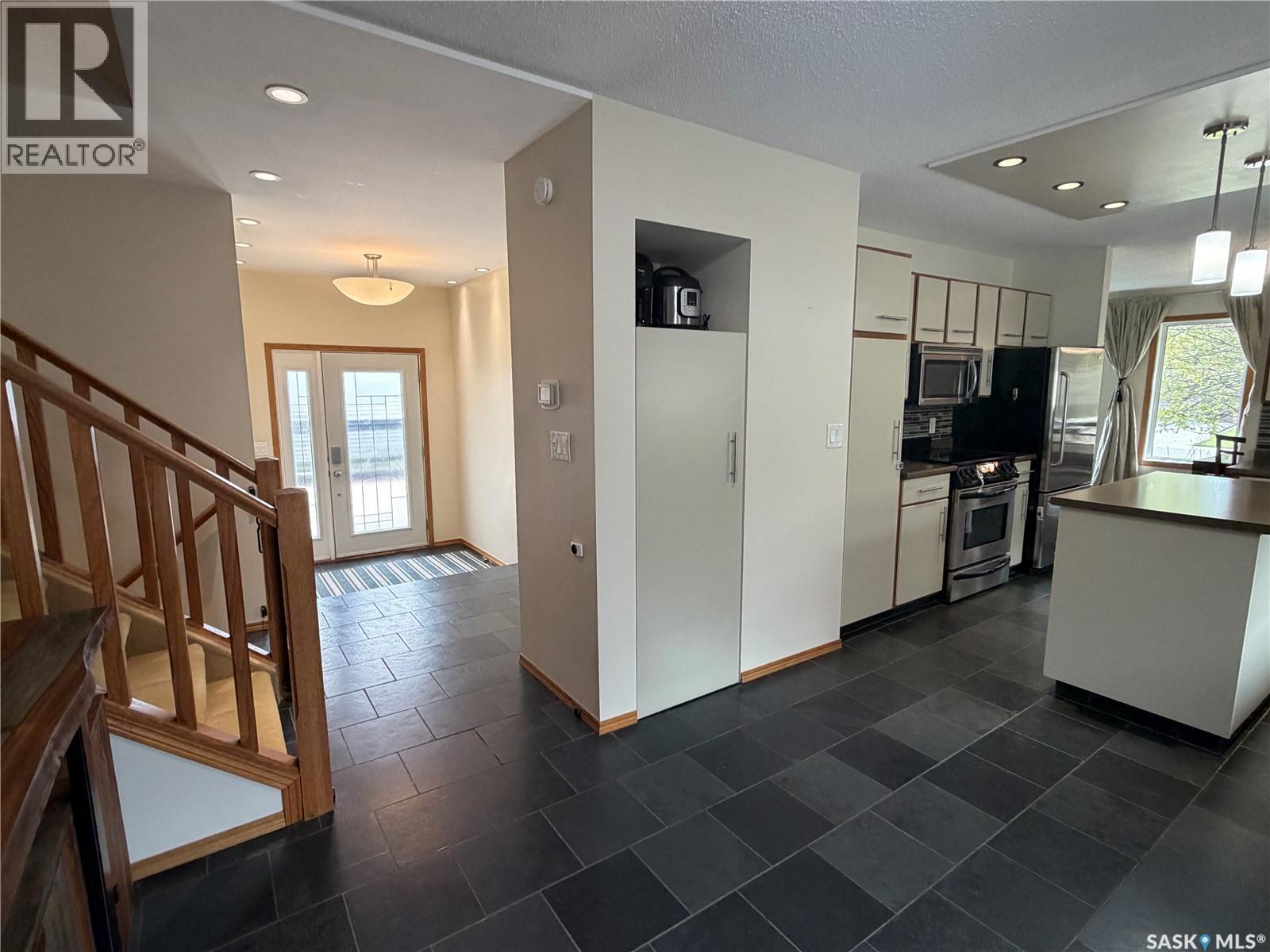32 Barnes CRESCENT photo 9