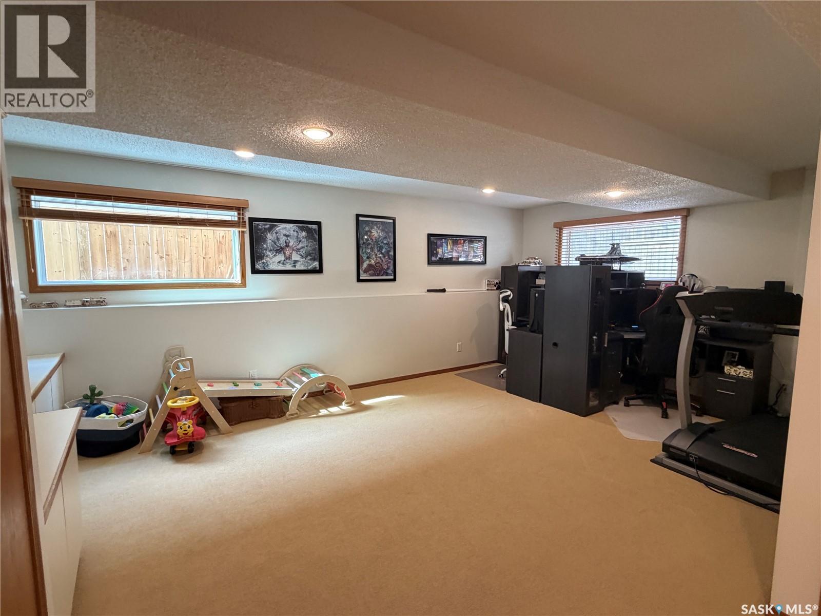 32 Barnes CRESCENT photo 35