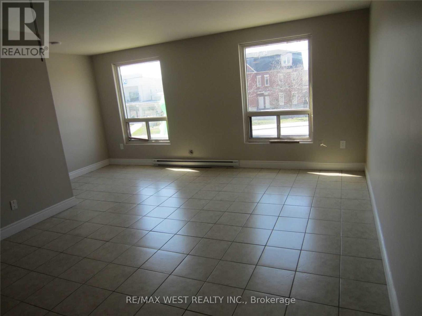7 - 2965 Islington Avenue, Toronto, Ontario  M9L 2K8 - Photo 4 - W13773244