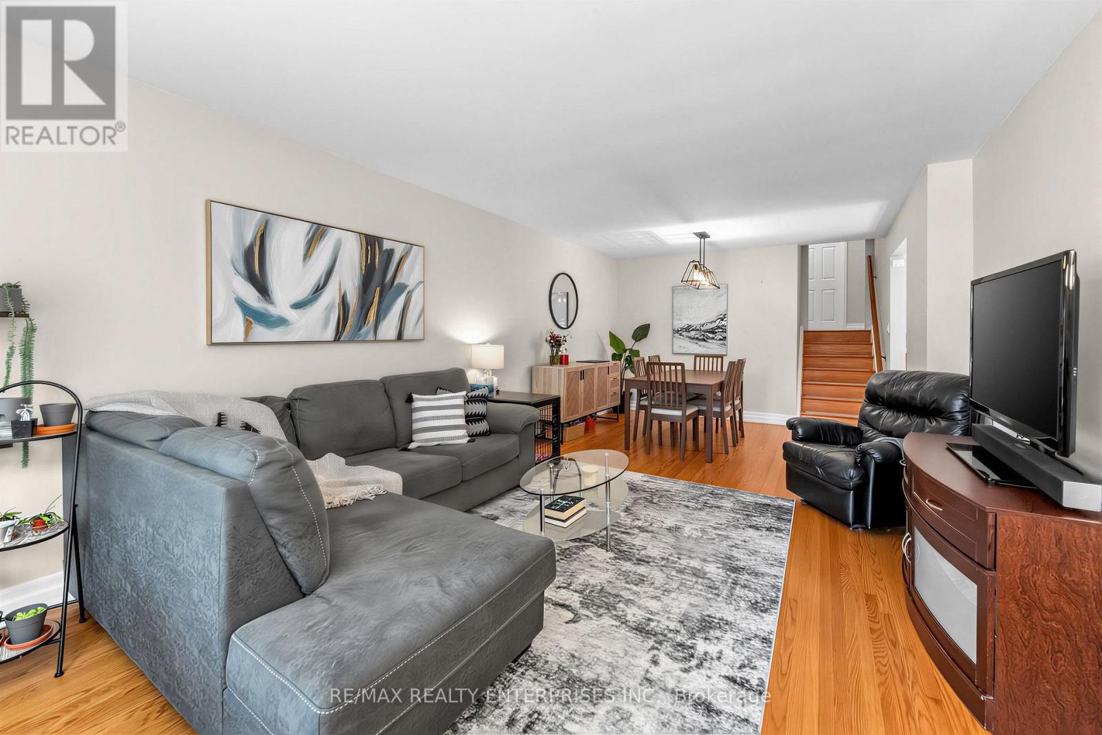 1535 THETFORD COURT Mississauga (Clarkson) Ontario Canada L5J3N2 3