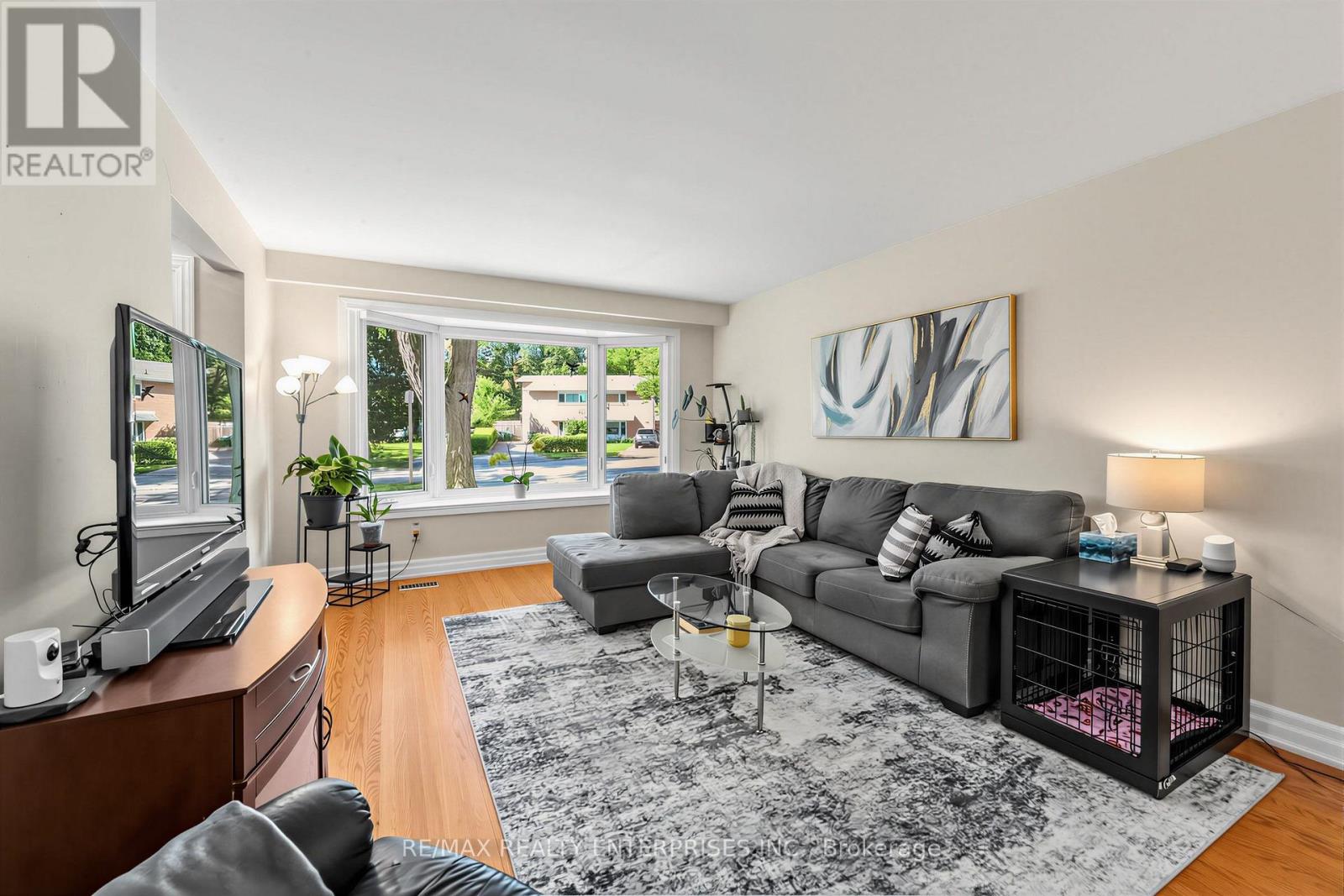 1535 THETFORD COURT Mississauga (Clarkson) Ontario Canada L5J3N2 4