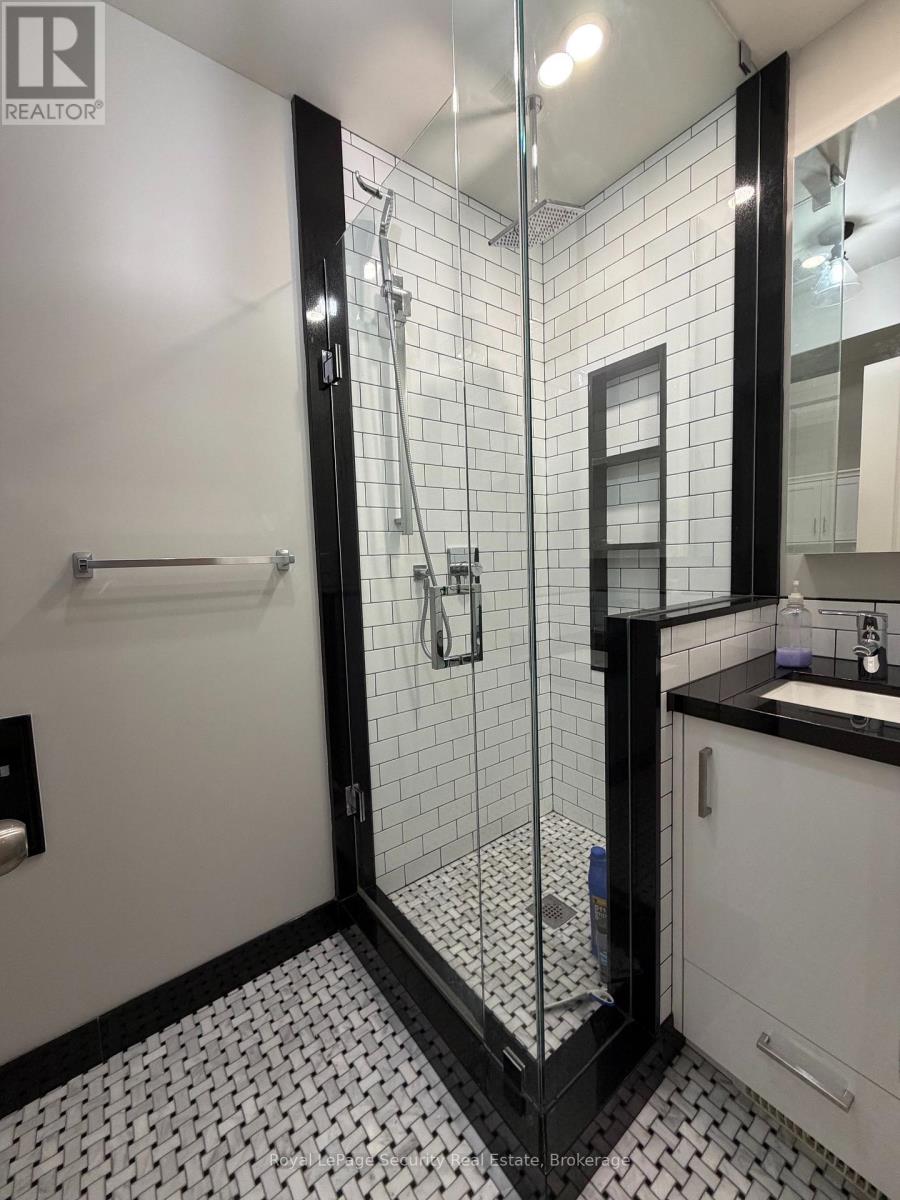 15 Coolmine Road, Toronto, Ontario M6J 3G1 - Photo 9 - C13771236
