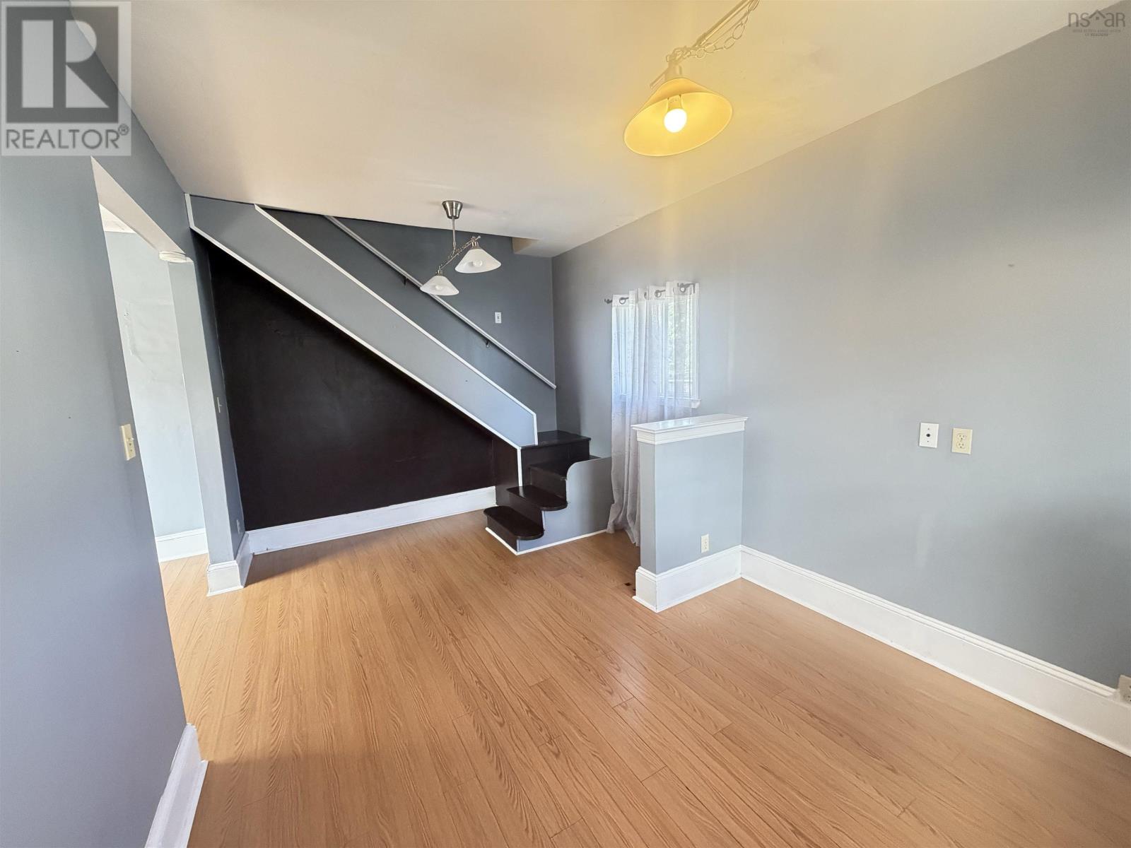 18 Highland Street photo 9