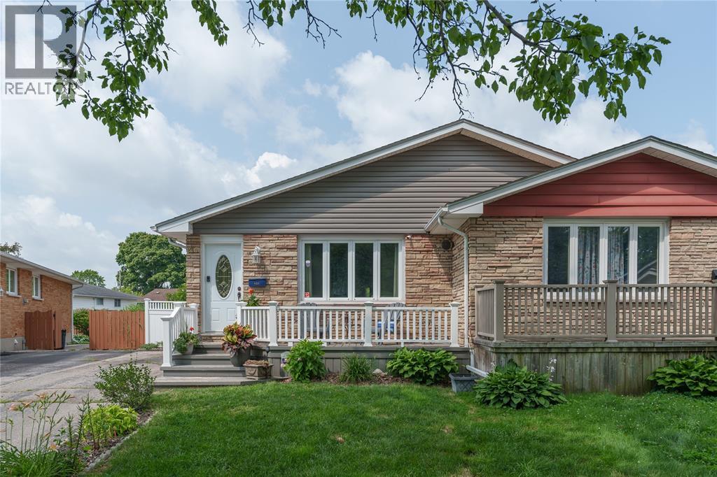 830 Wilmont Place, Sarnia