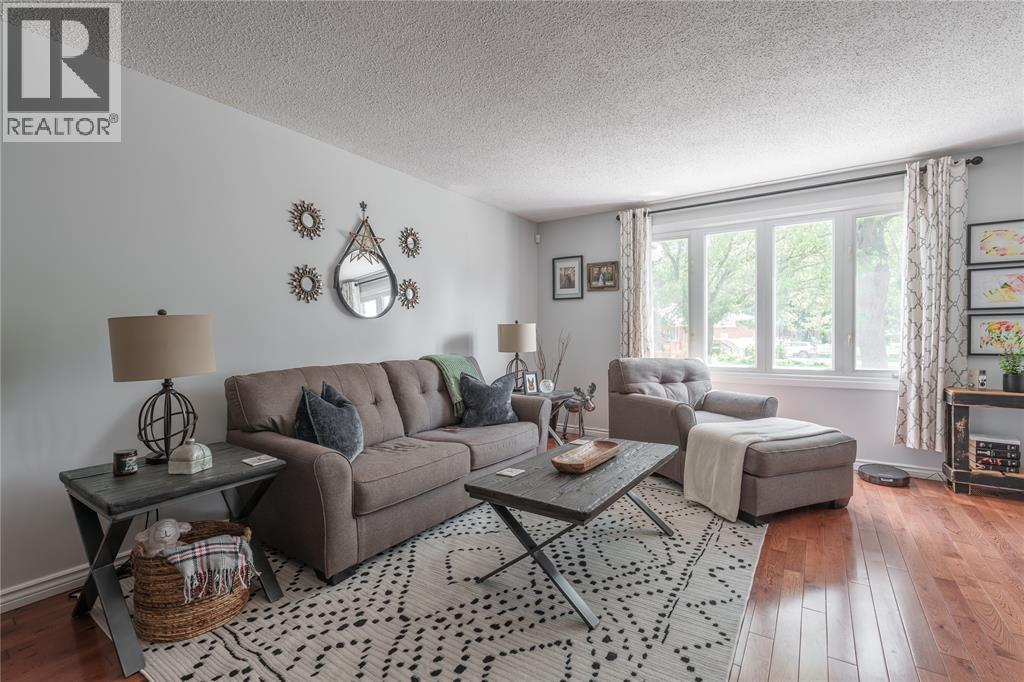 830 Wilmont Place, Sarnia photo 9