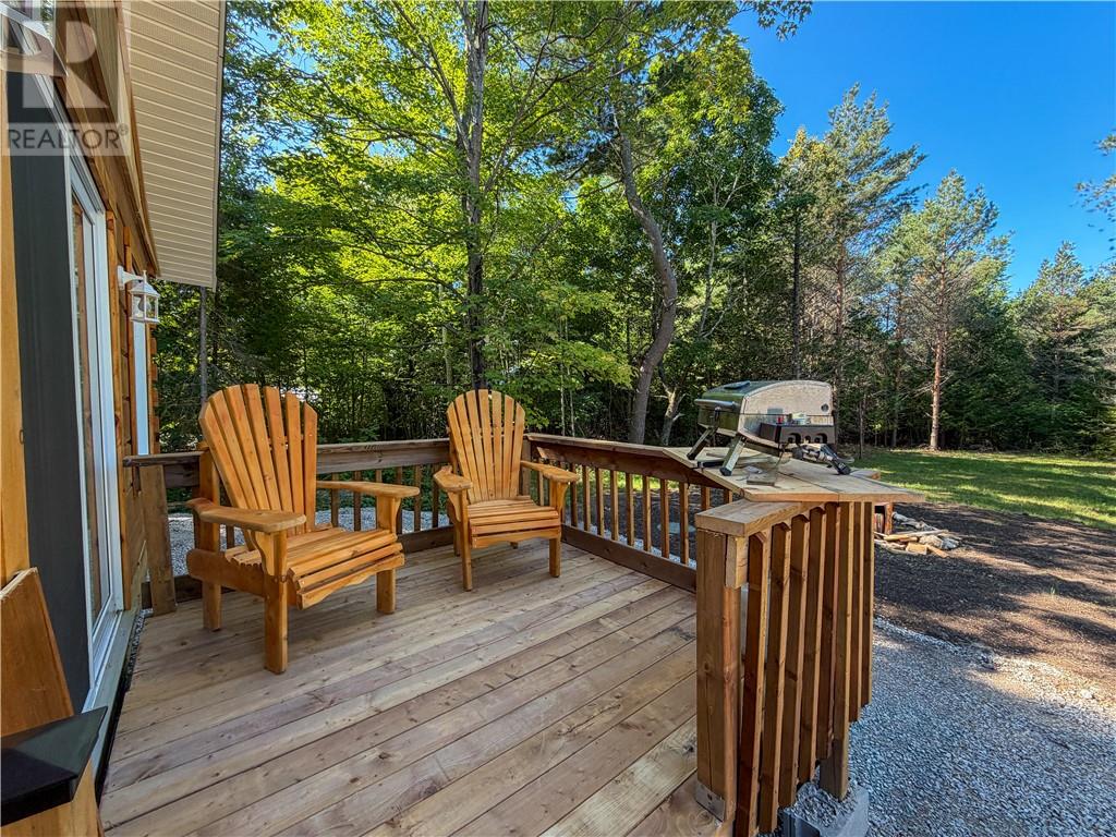 135 Lakeshore Road photo 37