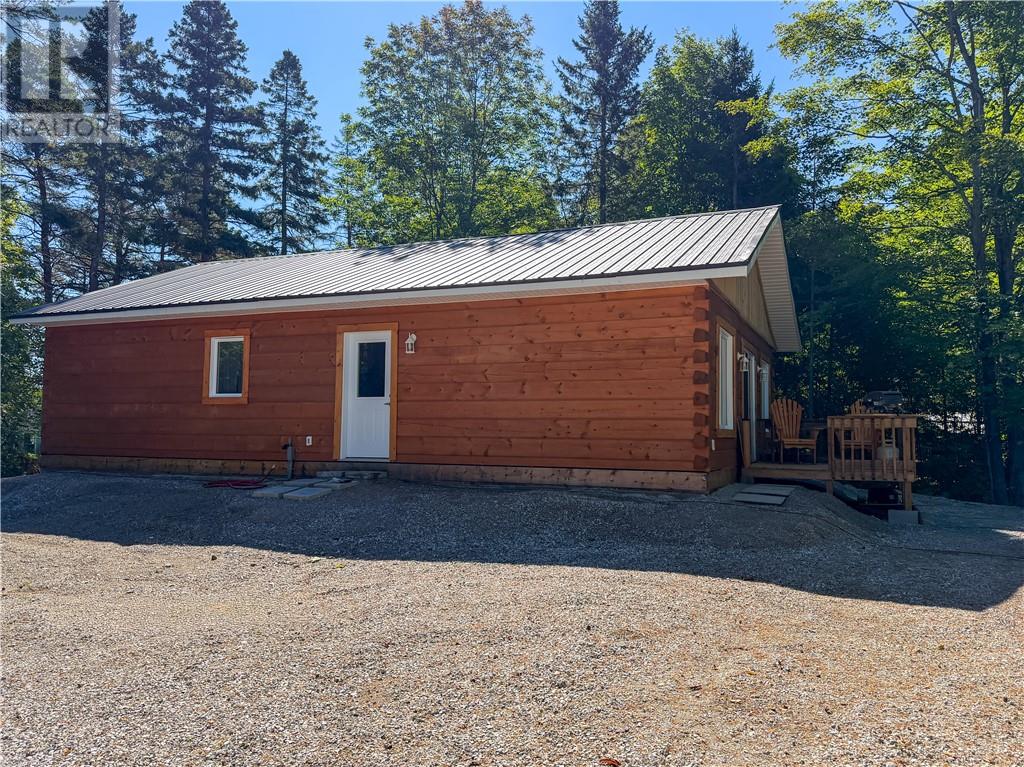 135 Lakeshore Road photo 43