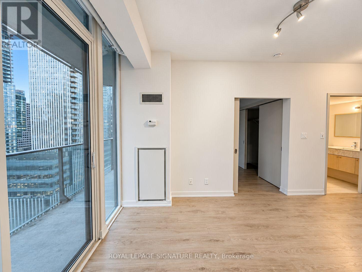 1809 - 126 Simcoe Street, Toronto, Ontario M5H 4E6 - Photo 7 - C13771082