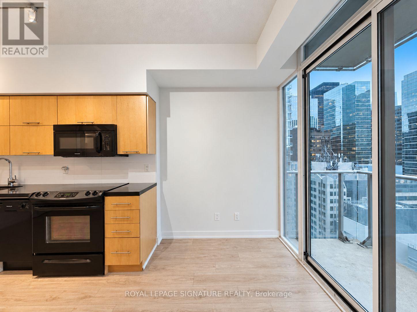 1809 - 126 Simcoe Street, Toronto, Ontario M5H 4E6 - Photo 6 - C13771082