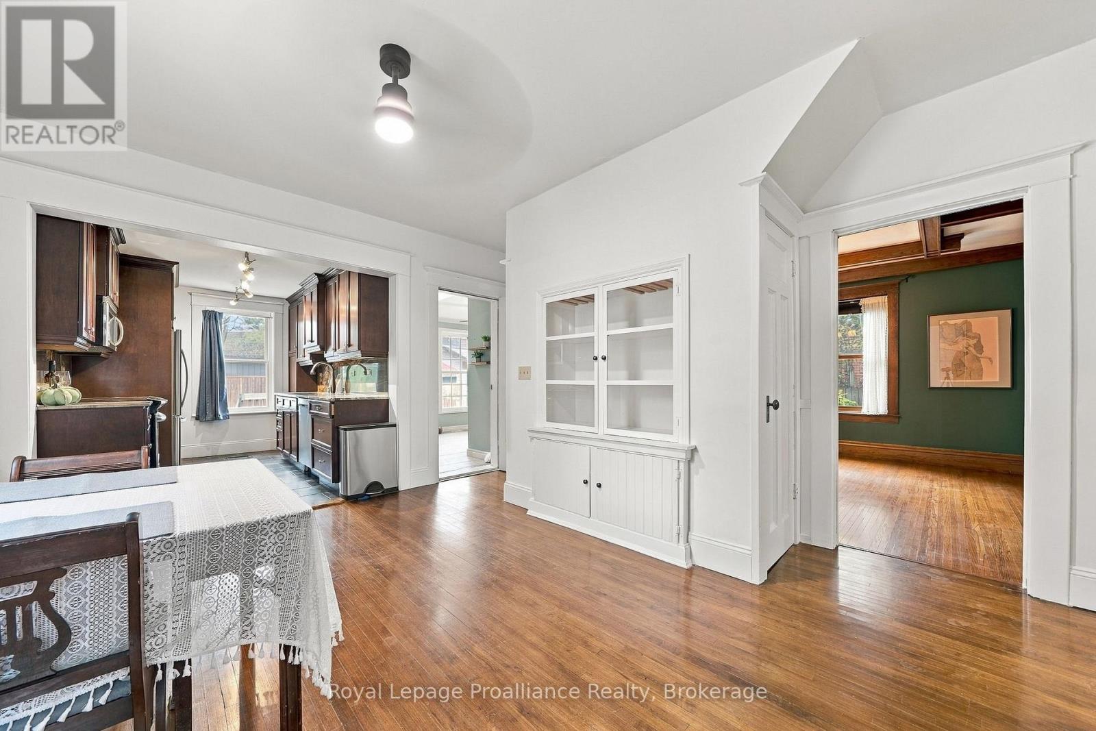 31 Grove Street, Belleville (Belleville Ward), Ontario  K8P 1W1 - Photo 14 - X13773446