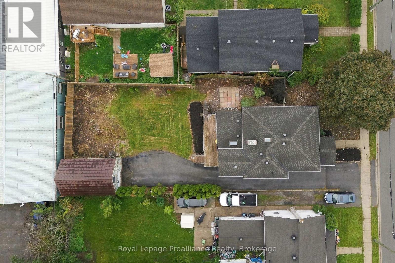 31 Grove Street, Belleville (Belleville Ward), Ontario  K8P 1W1 - Photo 46 - X13773446
