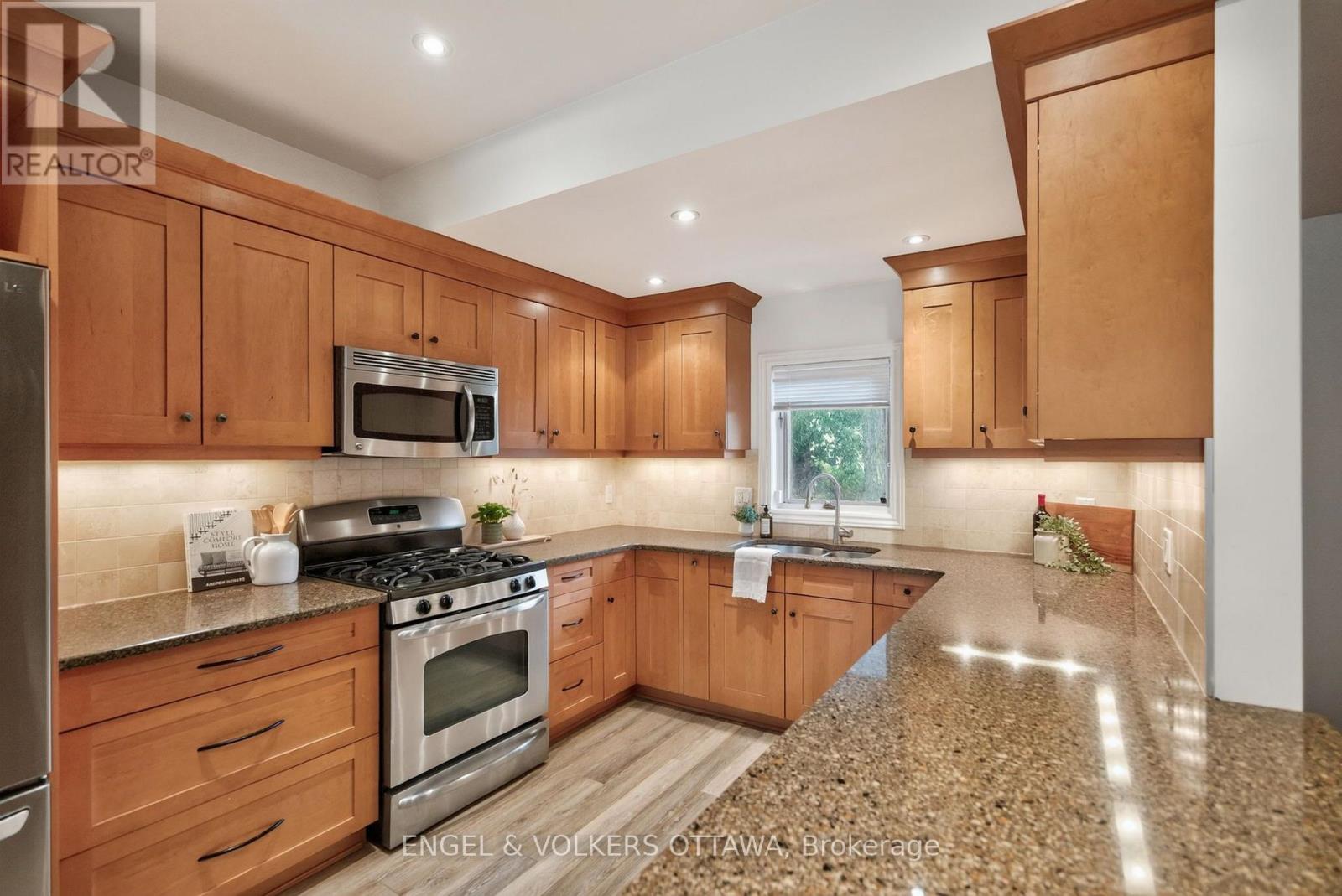 2241 Old Lilac Lane, Ottawa, Ontario  K1H 6H6 - Photo 11 - X13773498