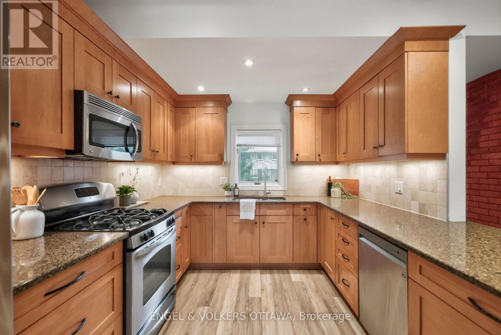 2241 Old Lilac Lane, Ottawa, Ontario  K1H 6H6 - Photo 12 - X13773498