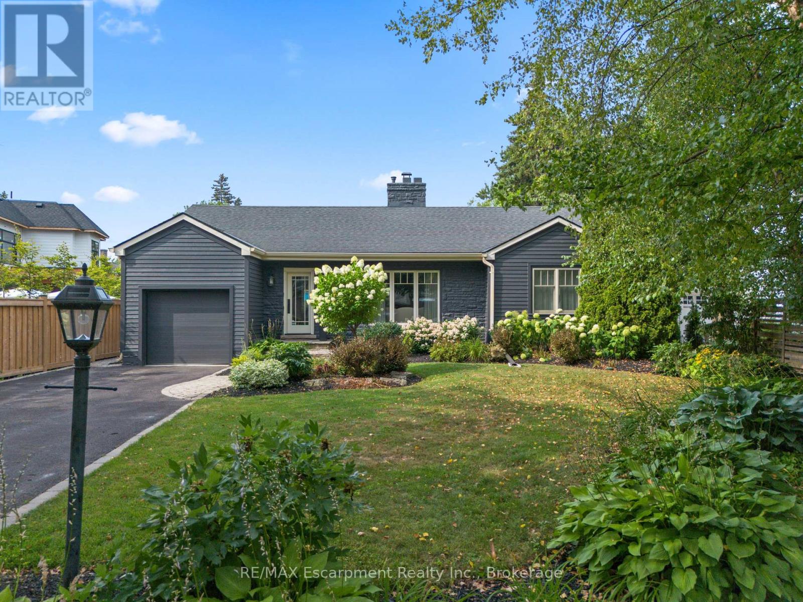 278 Carolyn Drive, Oakville, Ontario  L6K 3M6 - Photo 2 - W13773492