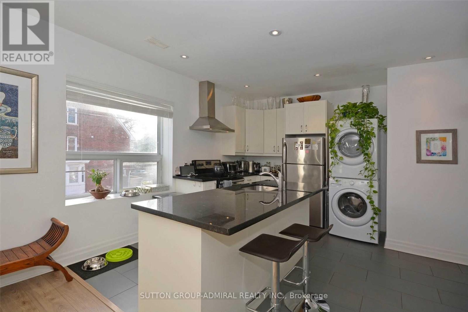 332 Harbord Street, Toronto, Ontario  M6G 1H2 - Photo 3 - C13773368