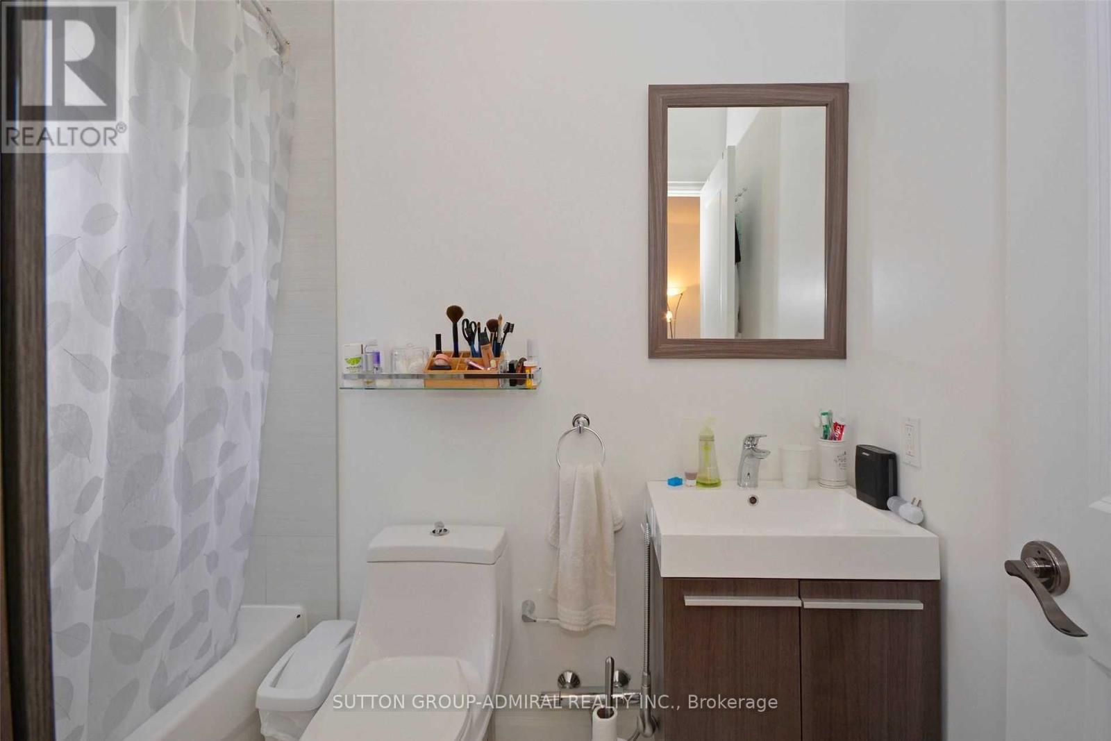 332 Harbord Street, Toronto, Ontario  M6G 1H2 - Photo 8 - C13773368
