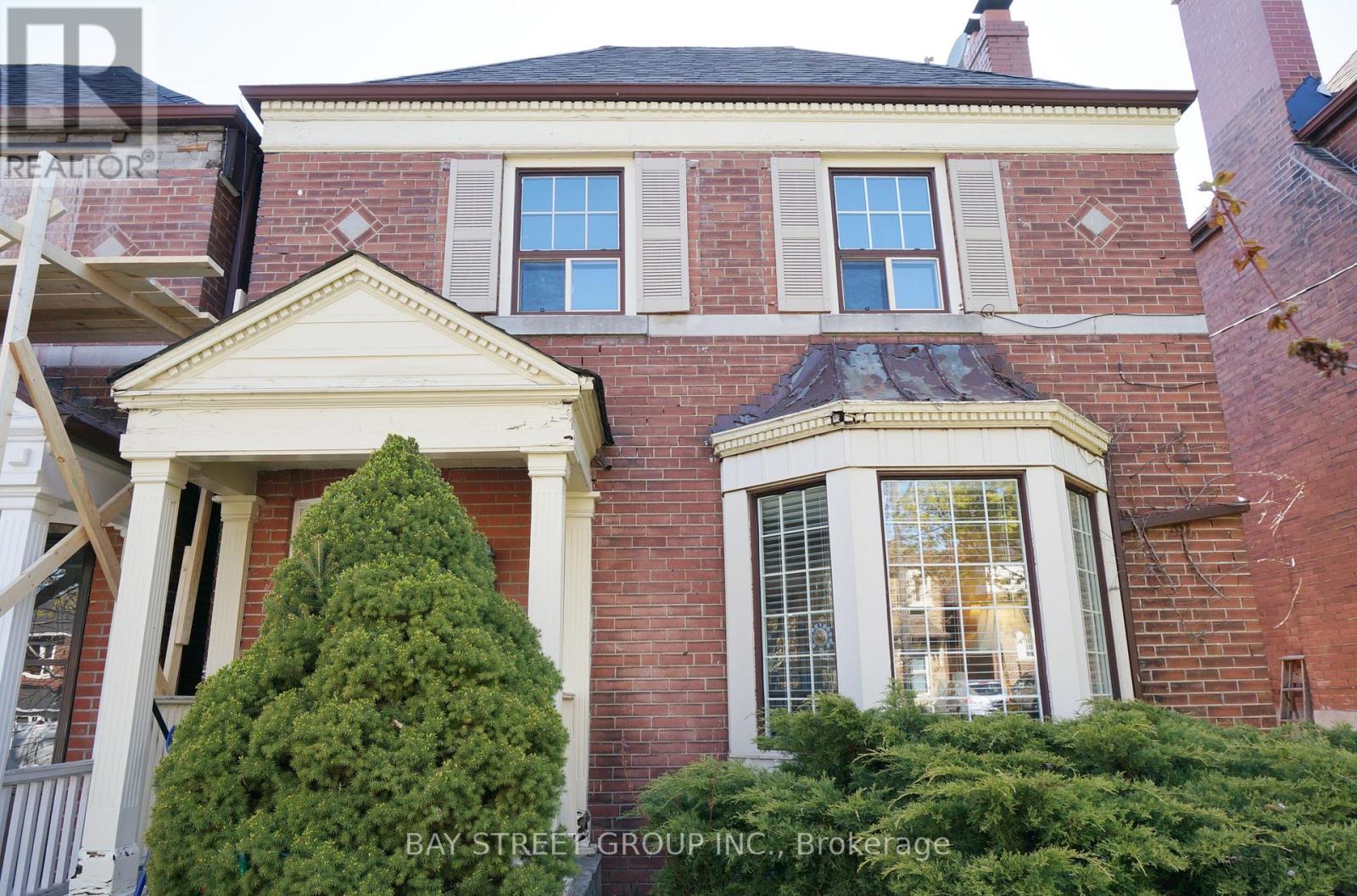MAIN & LOWER - 48 BRAEMAR AVENUE
