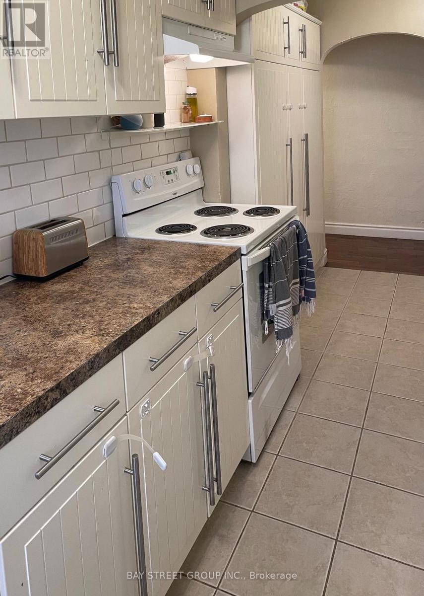Main & Lower - 48 Braemar Avenue, Toronto, Ontario  M5P 2L2 - Photo 10 - C13773370