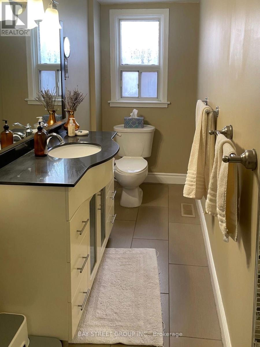 Main & Lower - 48 Braemar Avenue, Toronto, Ontario  M5P 2L2 - Photo 17 - C13773370