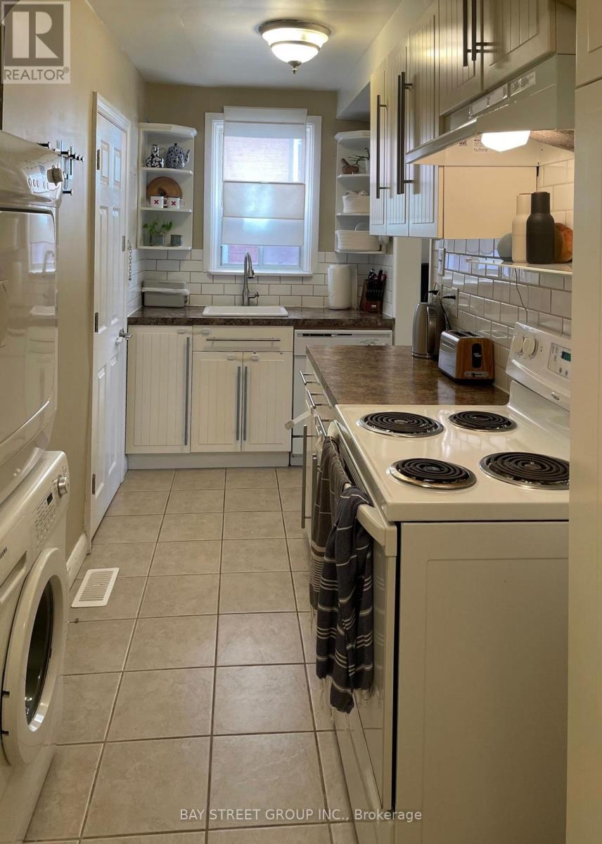 Main & Lower - 48 Braemar Avenue, Toronto, Ontario  M5P 2L2 - Photo 8 - C13773370