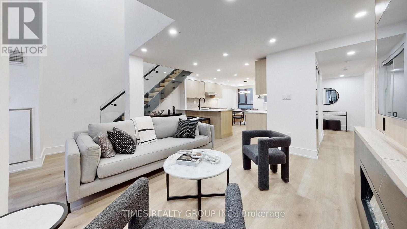 504 - 80 Cumberland Street, Toronto (Annex), Ontario  M5R 3V1 - Photo 3 - C13773536