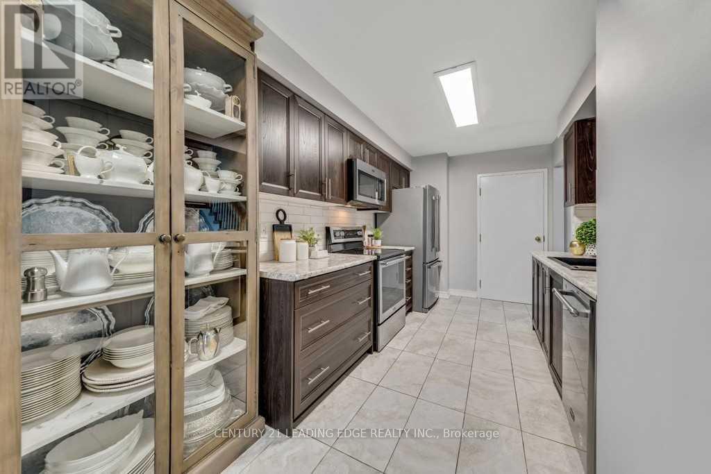 25 Mondeo Drive, Toronto, Ontario  M1P 5B6 - Photo 10 - E13773474