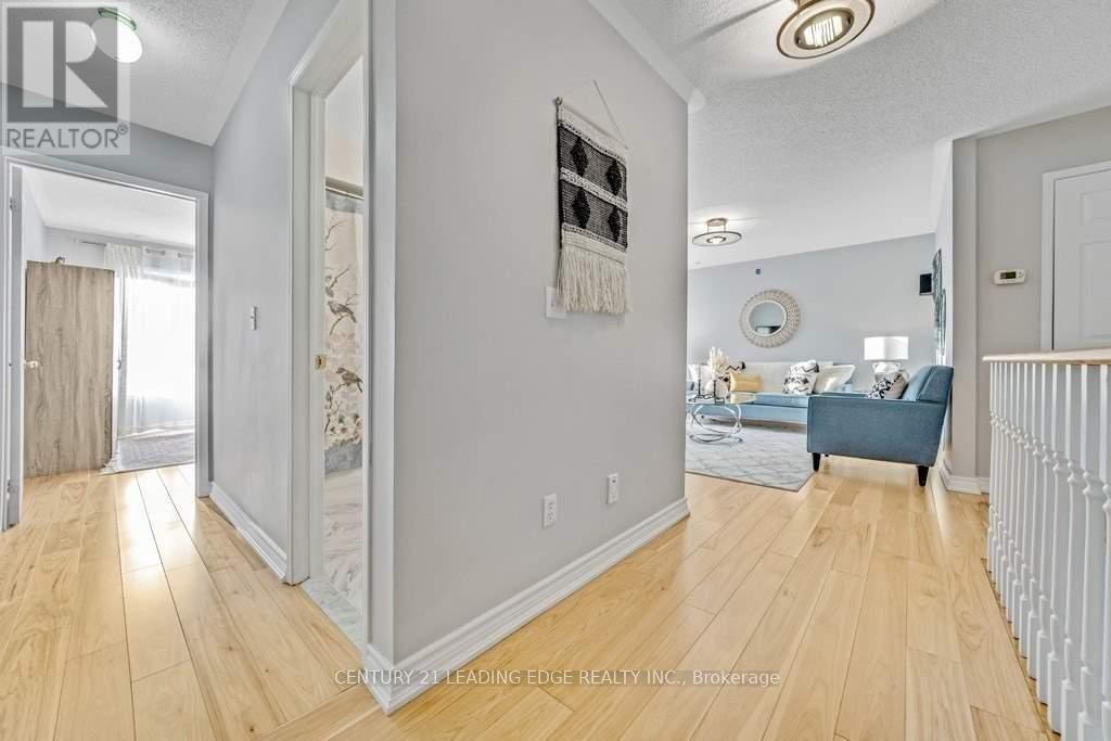 25 Mondeo Drive, Toronto, Ontario  M1P 5B6 - Photo 15 - E13773474