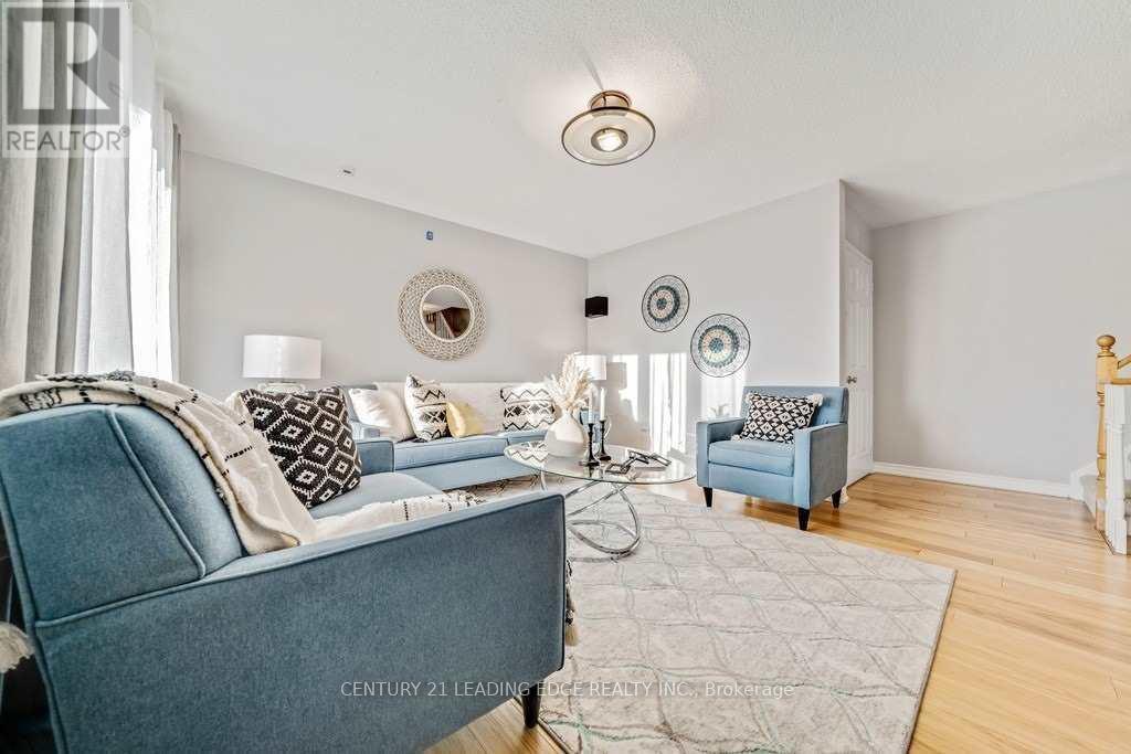 25 Mondeo Drive, Toronto, Ontario  M1P 5B6 - Photo 17 - E13773474