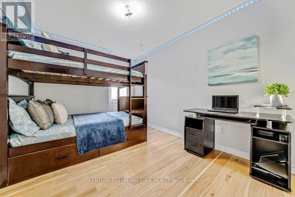 25 Mondeo Drive, Toronto, Ontario  M1P 5B6 - Photo 27 - E13773474