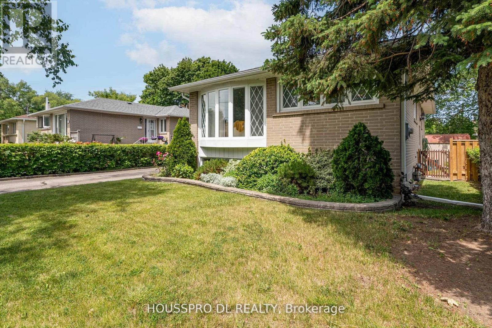 Basement - 377 Palmer Avenue, Richmond Hill, Ontario  L4C 1P7 - Photo 2 - N13773340