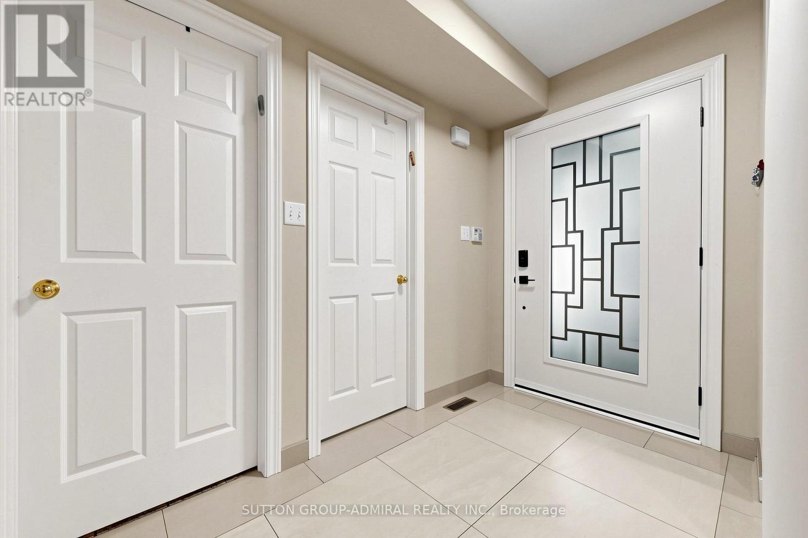 63 Katerina Avenue, Vaughan, Ontario  L4J 8H5 - Photo 2 - N13773456