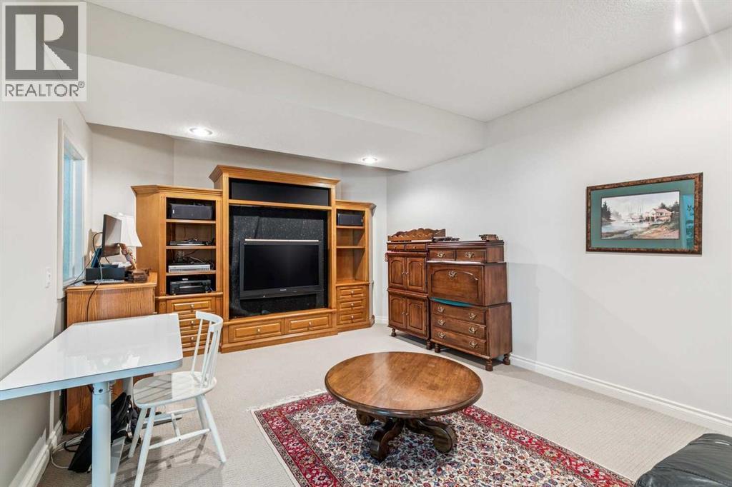 44 Evergreen Lane Sw, Calgary, Alberta  T2Y 3T9 - Photo 36 - A2339694