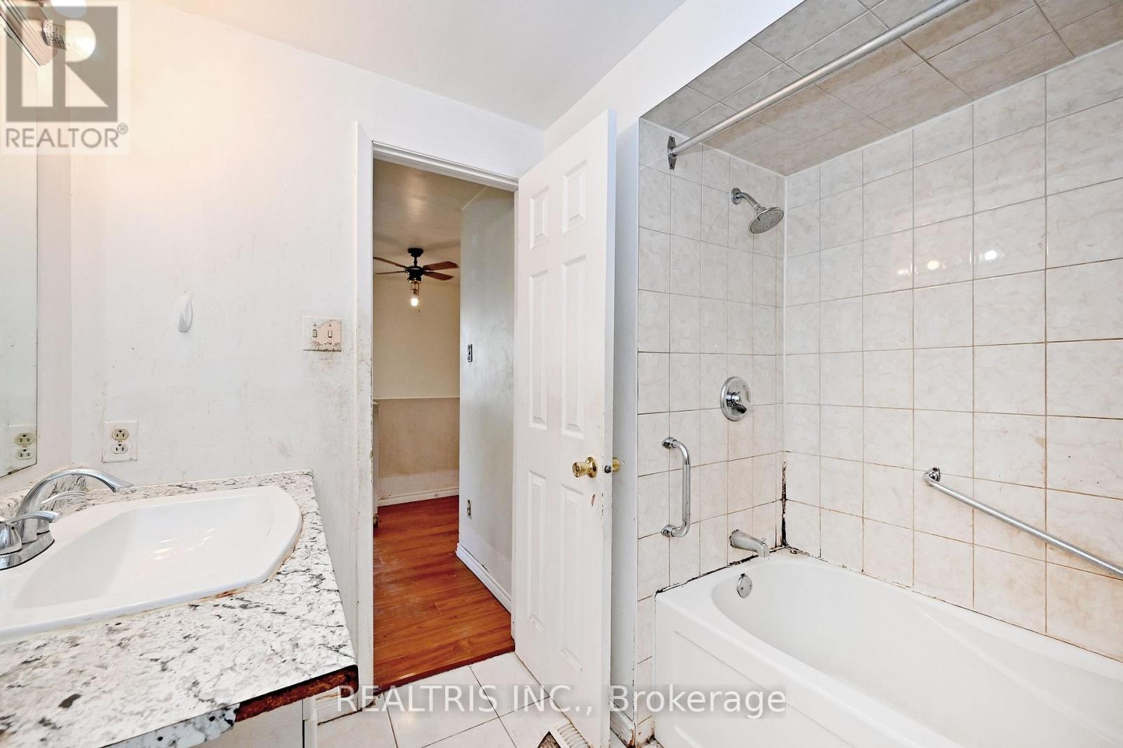 116 Sutherland Avenue, Brampton, Ontario  L6V 2H7 - Photo 21 - W13773324