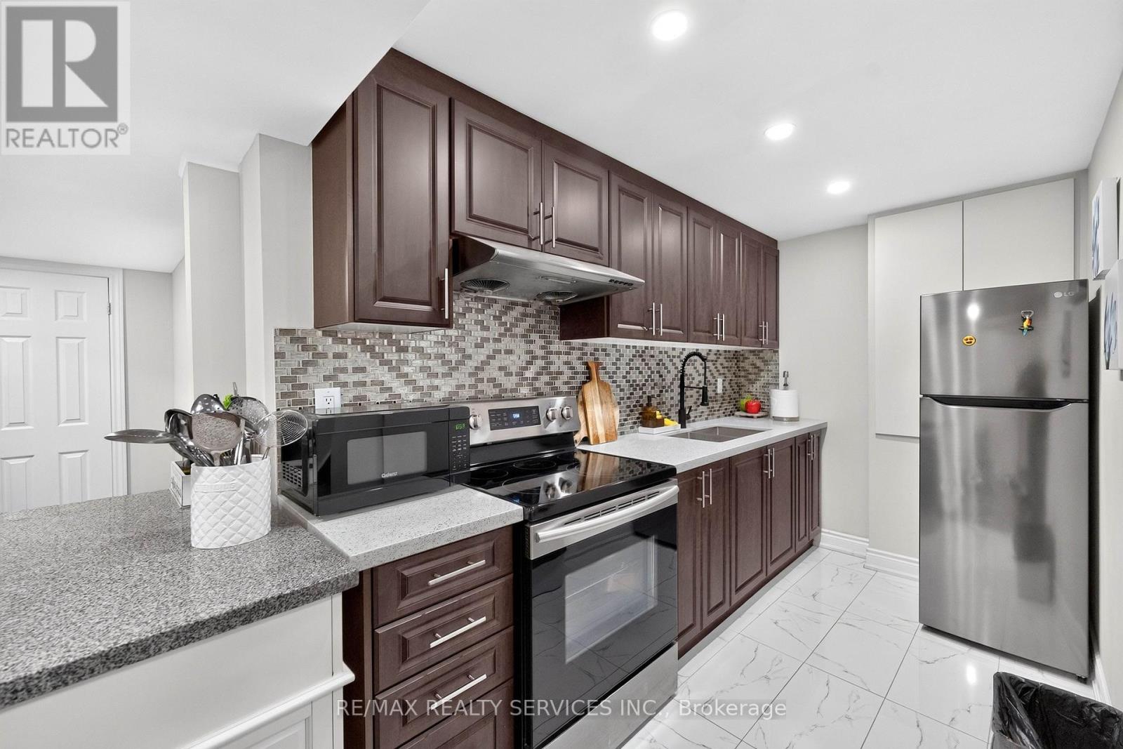 47 Twisted Oak Street, Brampton, Ontario  L6R 1S9 - Photo 41 - W13773554