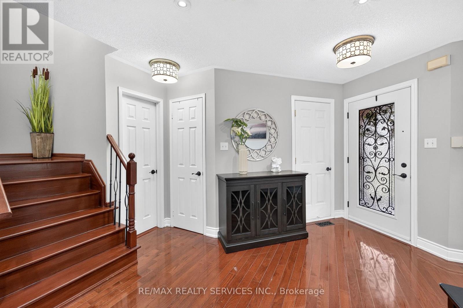 47 Twisted Oak Street, Brampton, Ontario  L6R 1S9 - Photo 7 - W13773554
