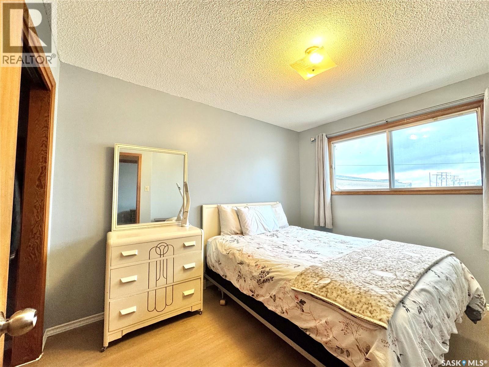 2025 Mcdonald Street, Regina, Saskatchewan  S4N 2Y4 - Photo 10 - SK048151