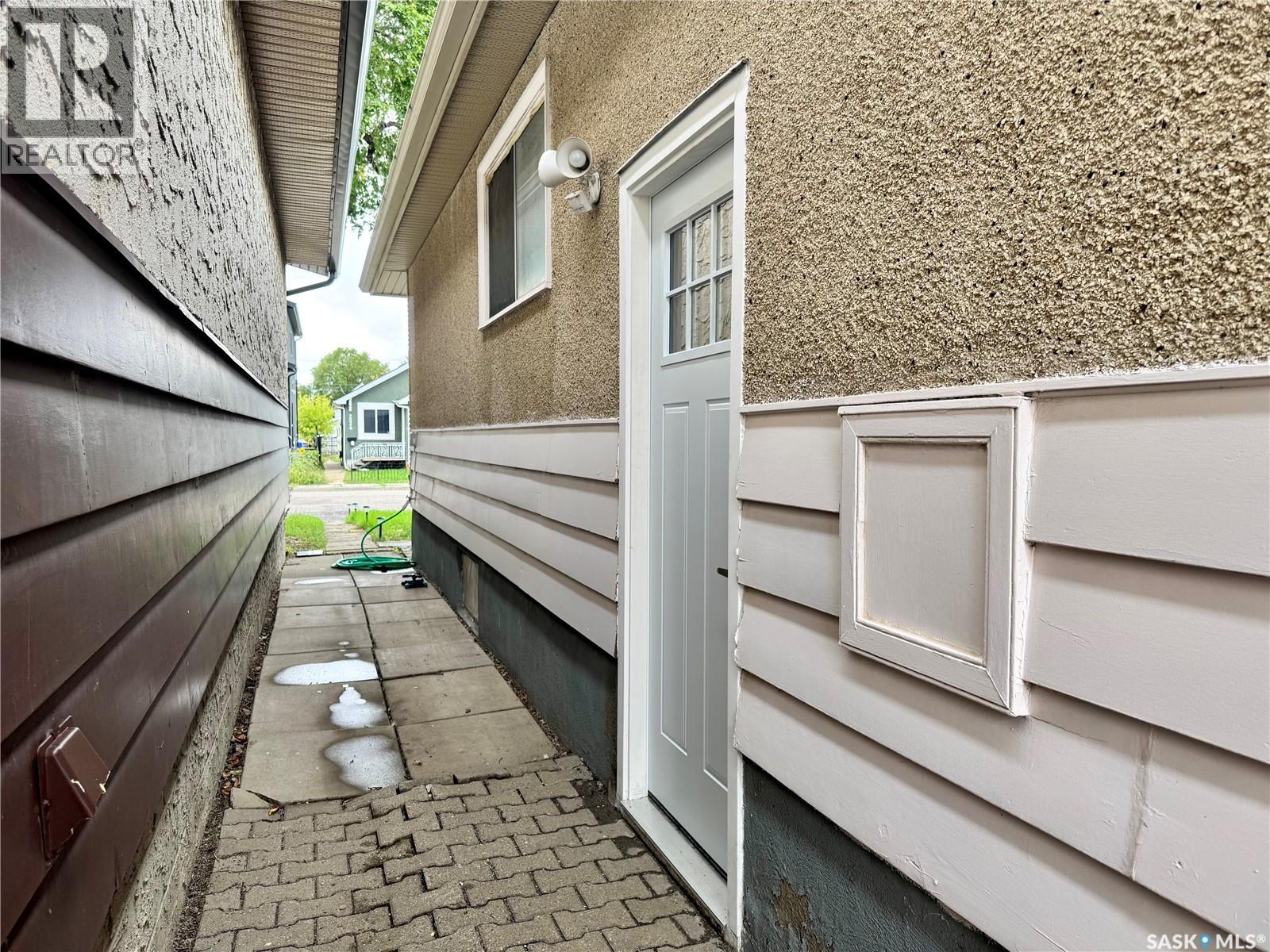 2025 Mcdonald Street, Regina, Saskatchewan  S4N 2Y4 - Photo 25 - SK048151