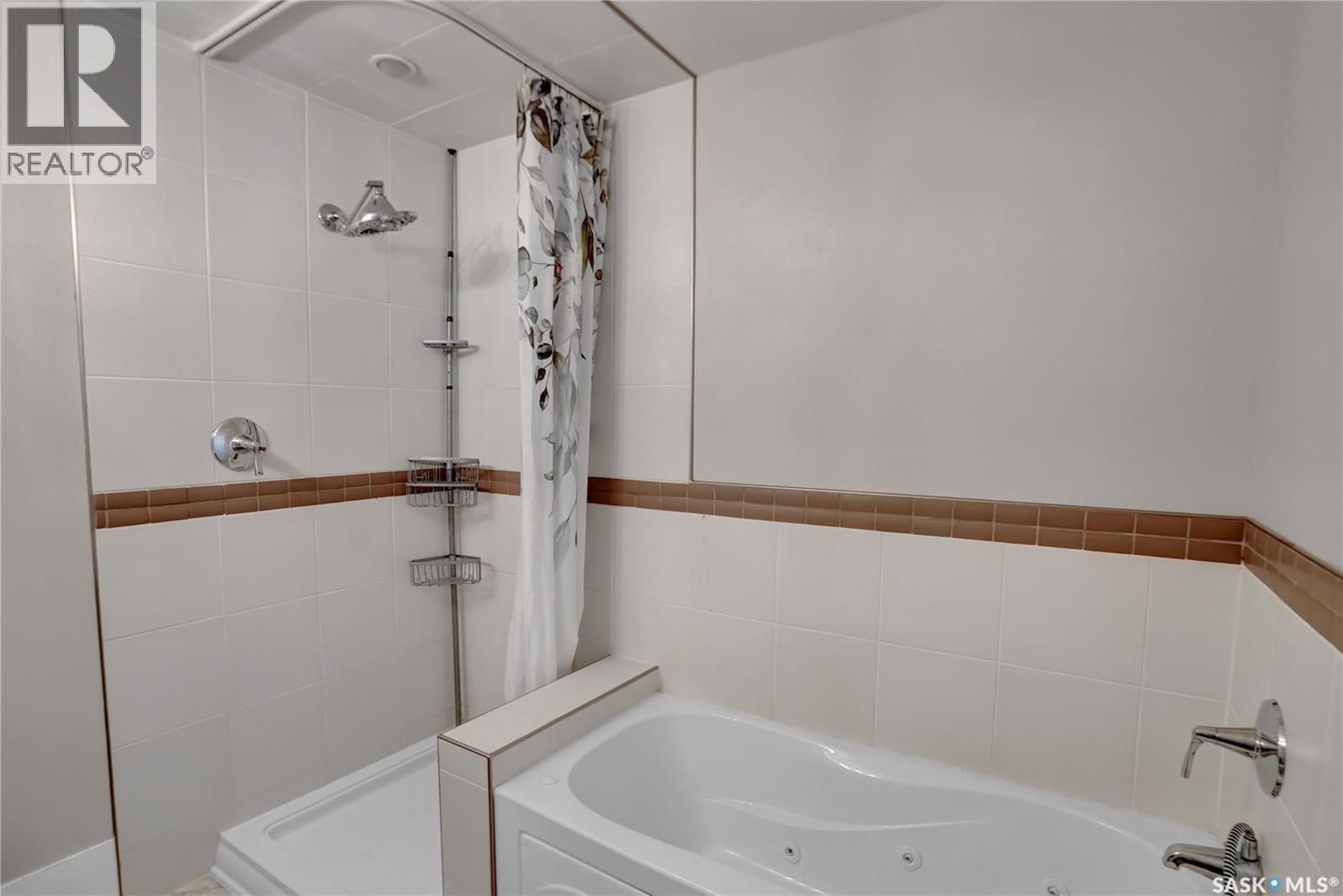 877 Elgin Avenue, Moose Jaw, Saskatchewan  S6H 4G6 - Photo 31 - SK047794
