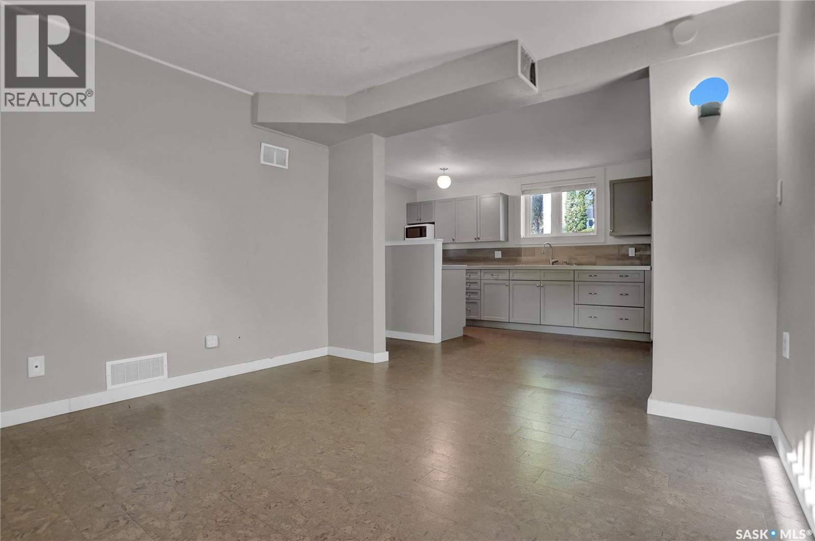 877 Elgin Avenue, Moose Jaw, Saskatchewan  S6H 4G6 - Photo 34 - SK047794