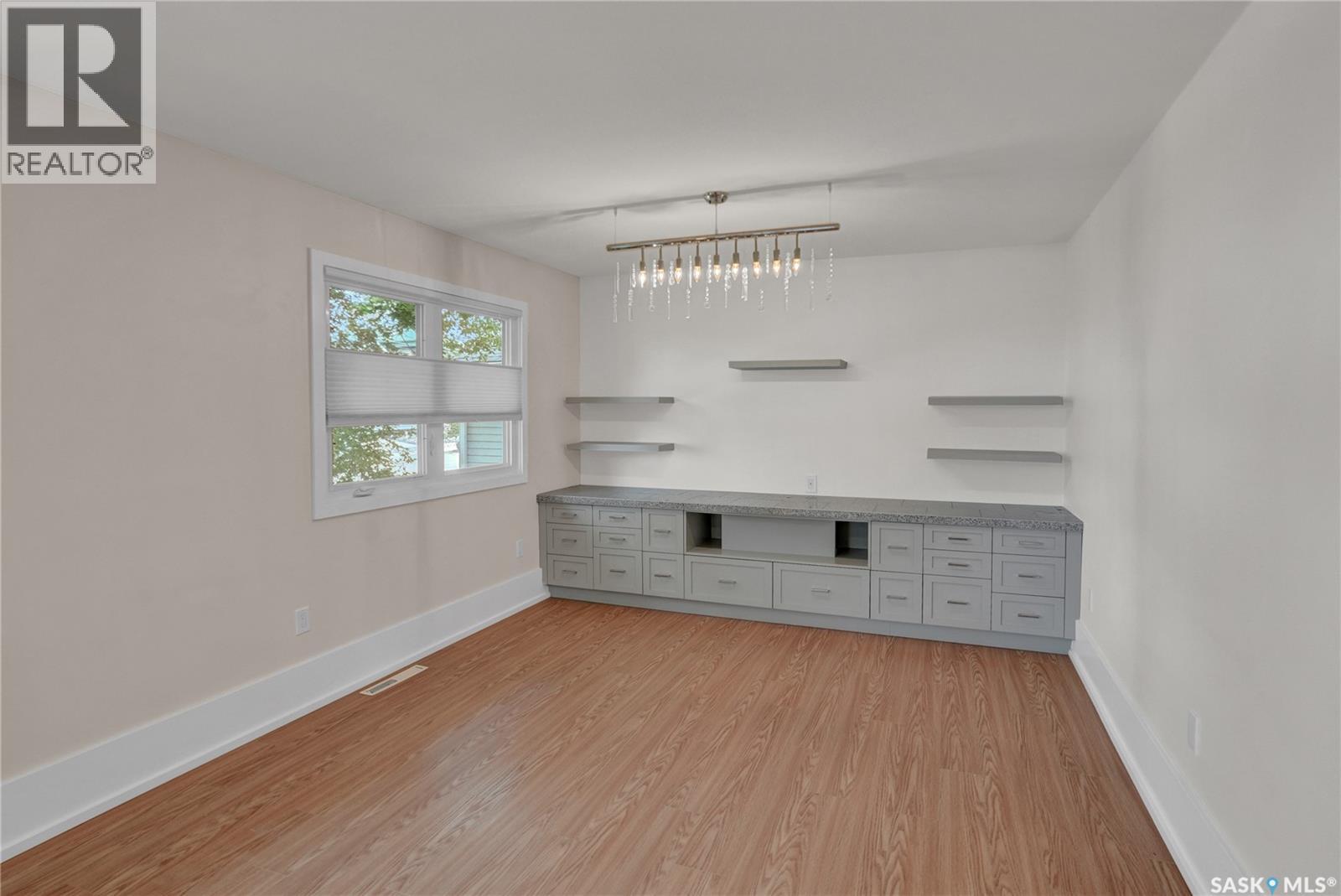 877 Elgin Avenue, Moose Jaw, Saskatchewan  S6H 4G6 - Photo 9 - SK047794