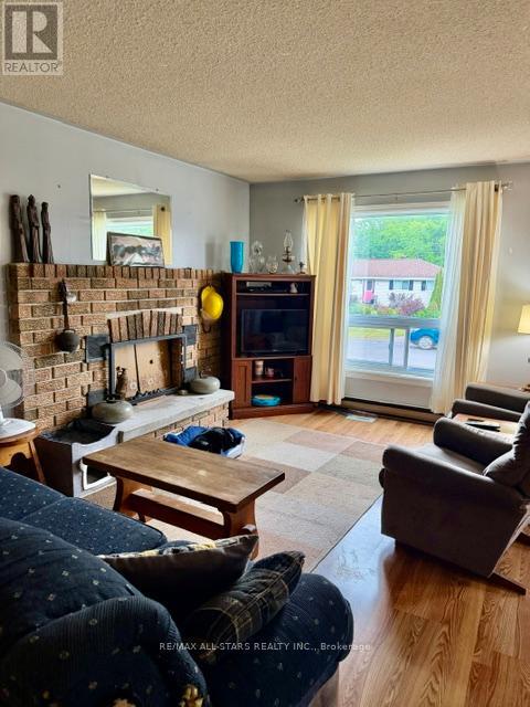 16 Dunn Street, Kawartha Lakes (Bobcaygeon), Ontario  K0M 1A0 - Photo 6 - X13128542