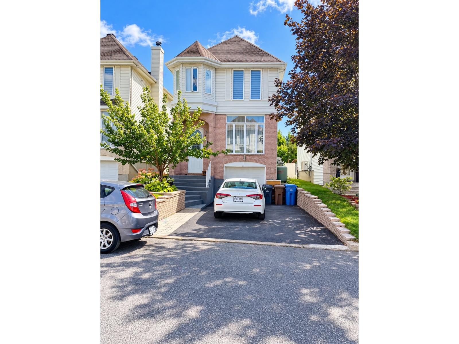 196 Rue Robitaille Laval (Sainte-Dorothée) Quebec Canada H7X3N1 2