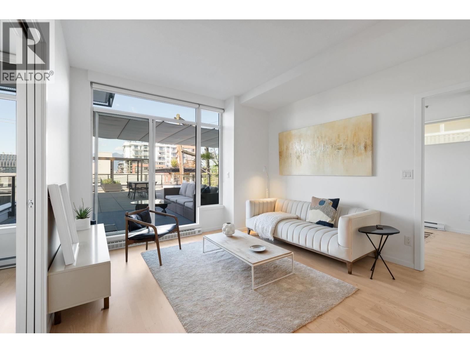 206 133 E 8TH AVENUE, Vancouver, British Columbia
