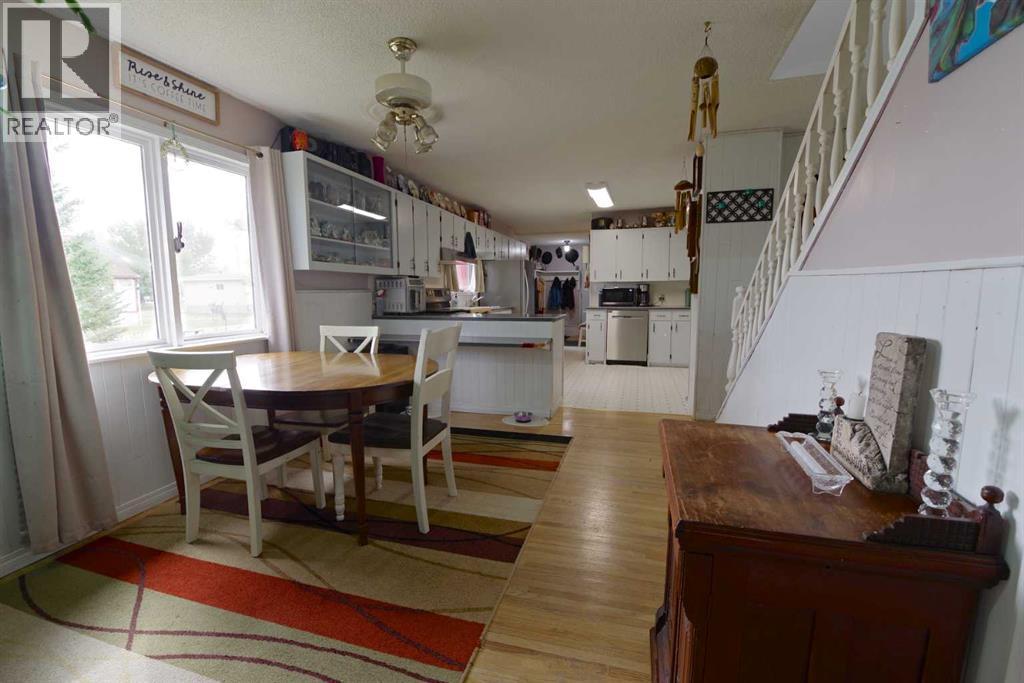 204 Cady St, Wrentham, Alberta  T0K 2P0 - Photo 12 - A2344050