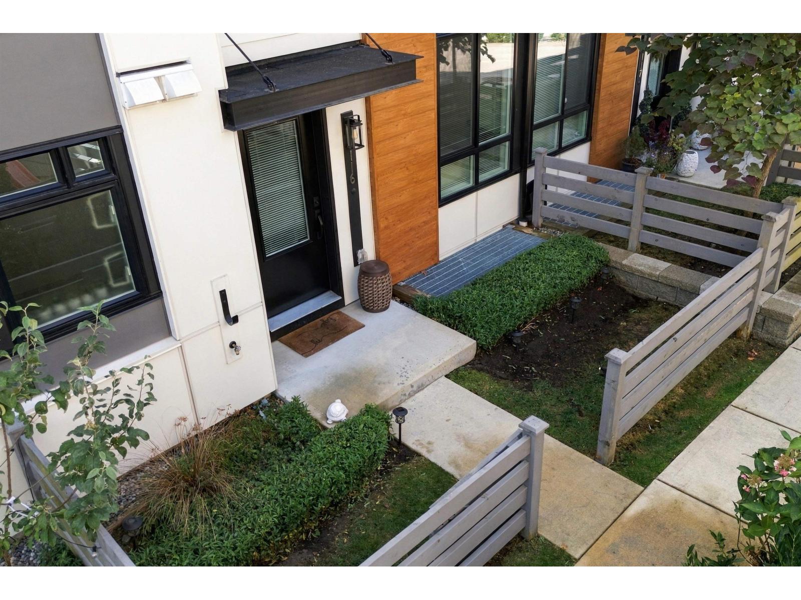 116 15111 Edmund Drive, Surrey, British Columbia  V3S 0A5 - Photo 2 - R3163838