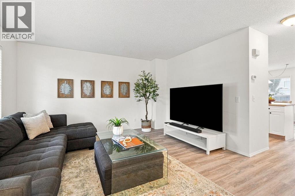 31 Bridlewood Avenue Sw, Calgary, Alberta  T2Y 3T3 - Photo 6 - A2343553