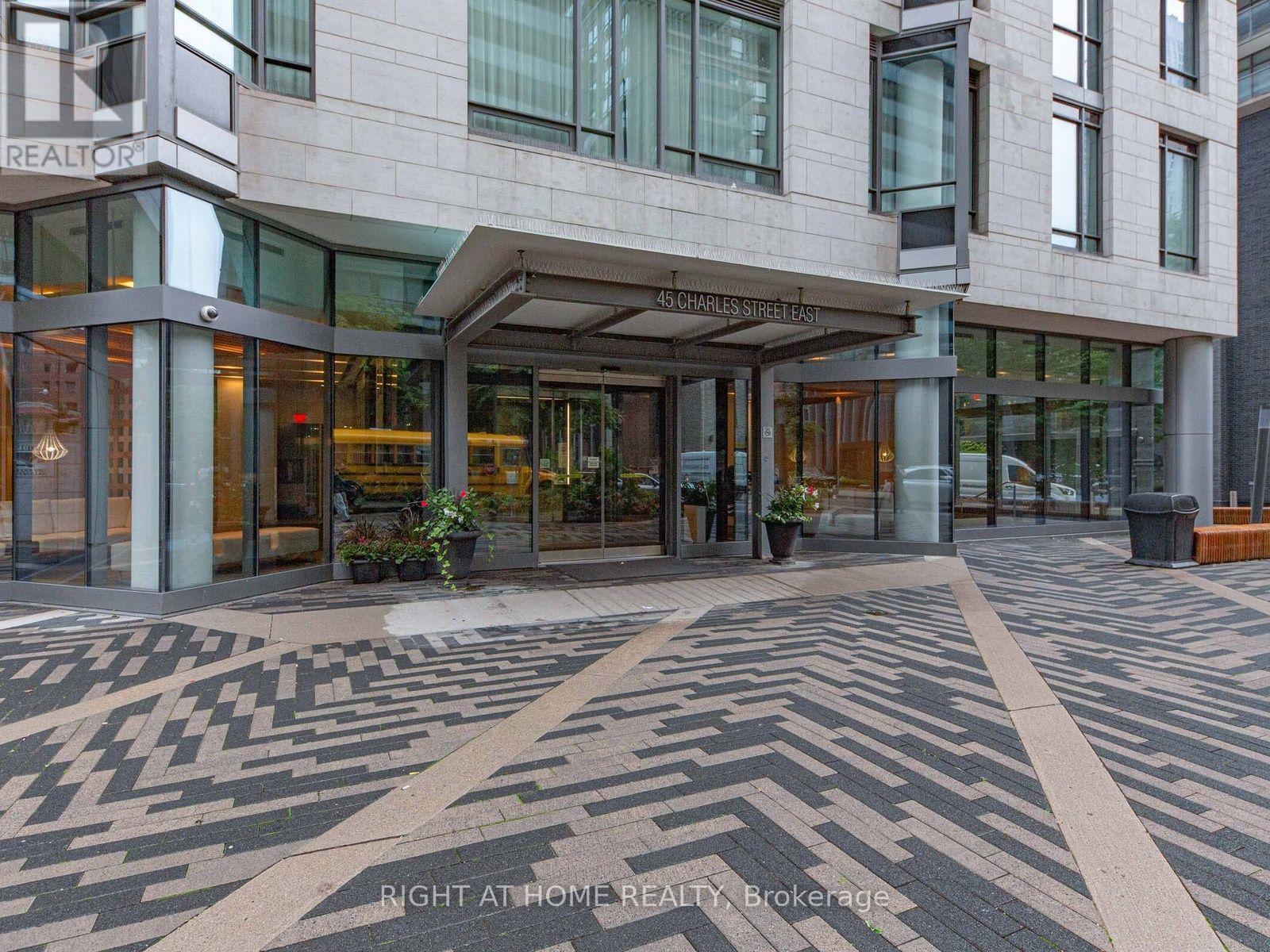 2006 - 45 Charles Street E, Toronto, Ontario  M4Y 0B8 - Photo 2 - C13764266