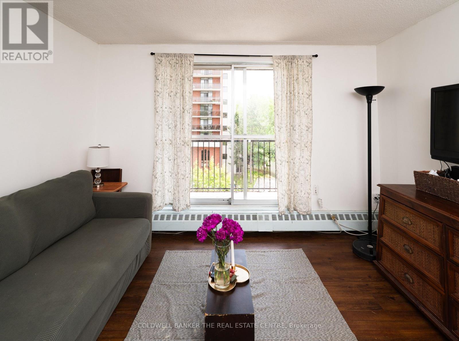 404 - 1690 VICTORIA PARK AVENUE, Toronto, Ontario