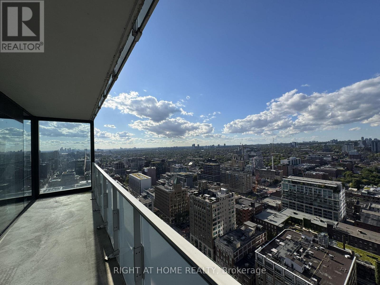 3003 - 11 CHARLOTTE STREET