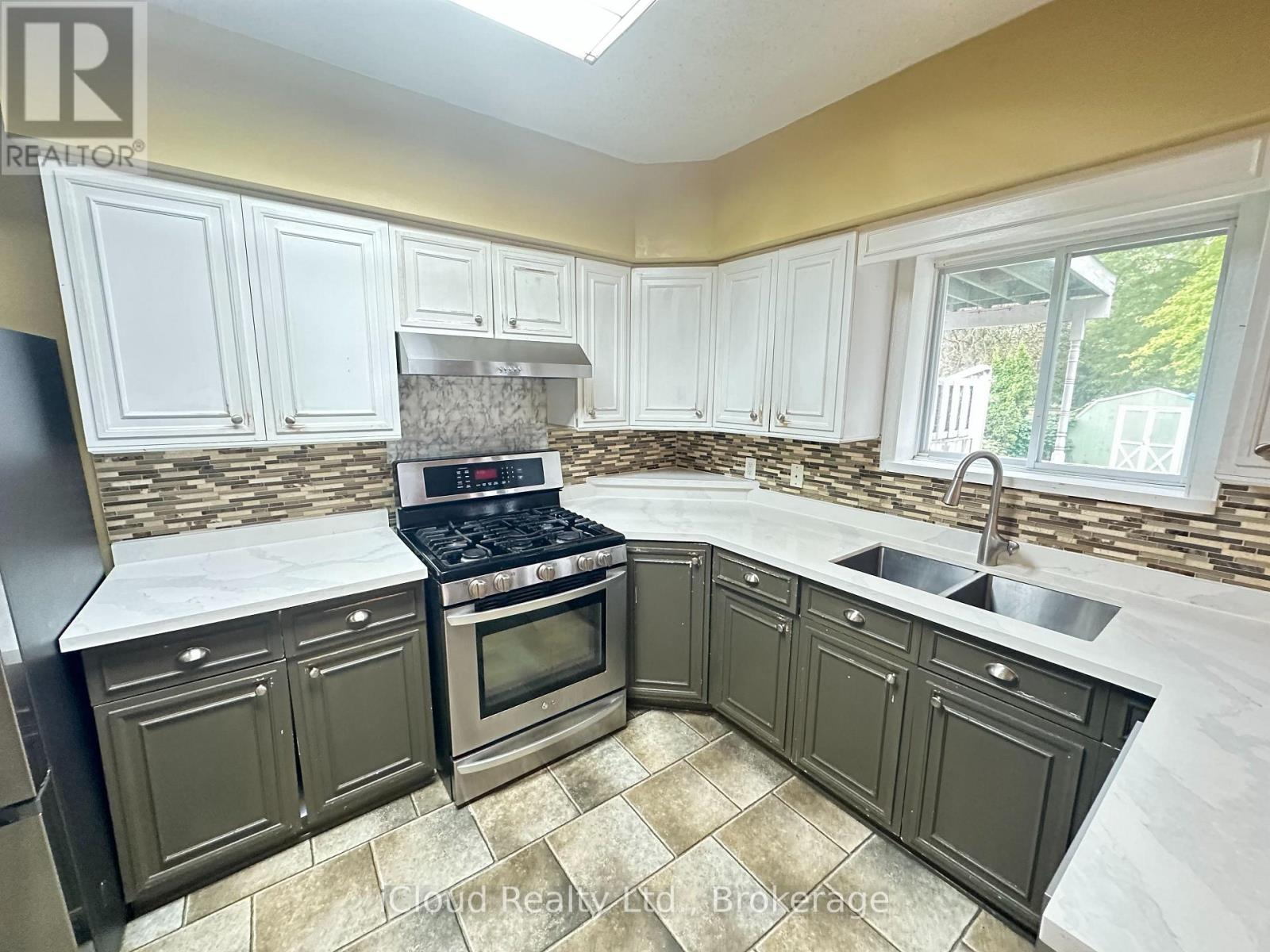 27 Buckingham Avenue, Oshawa, Ontario  L1G 2K4 - Photo 12 - E13773742